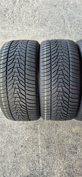 4 anvelope iarna ca noi Hankook,fata 245/40/20,spate275/35/20.Pret/buc