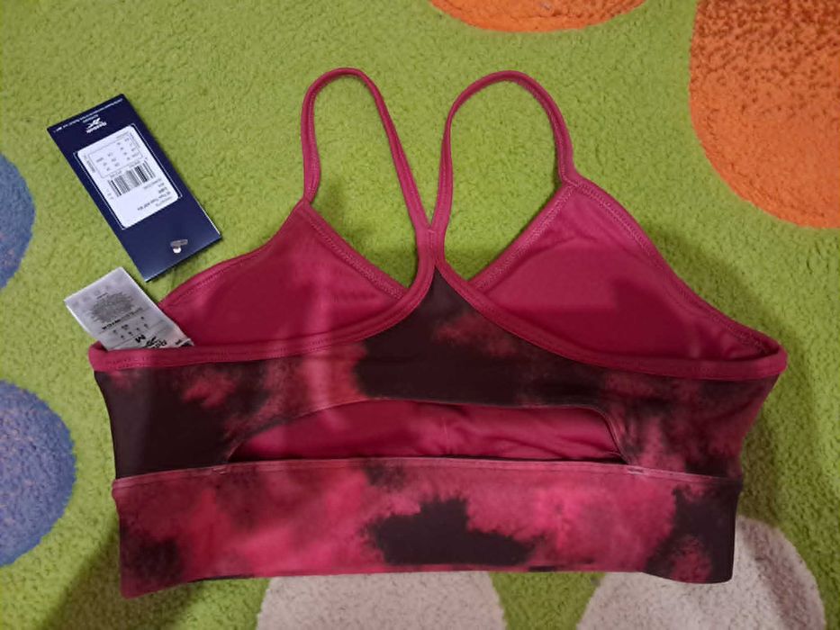 Ново REEBOK спортно бюстие р-р М