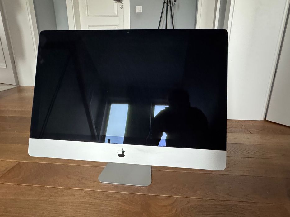 iMac 27” Retina 5K – i7 – 16GB RAM – SSD 512GB – impecabil