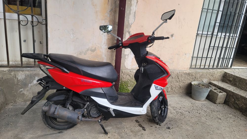 Skutr sotiladi 125 kub