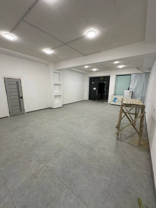 Галаосиё марказида Ижарага 240мкв бино, банк,кадастр,суд ёнида жойлашг