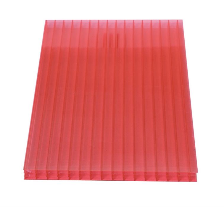 Сотовый поликарбонат  0,8 толщиной в красном цвете