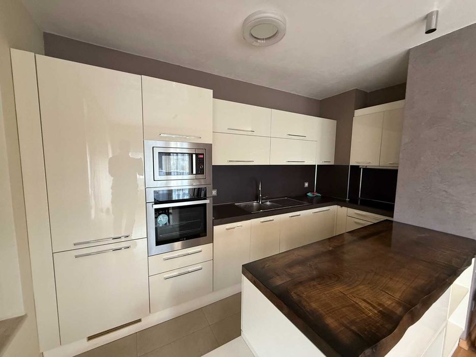 Дава се под наем Четиристаен апартамент в Пловдив, Кършияка - 150 кв.м за 897.6 € - Снимка #4