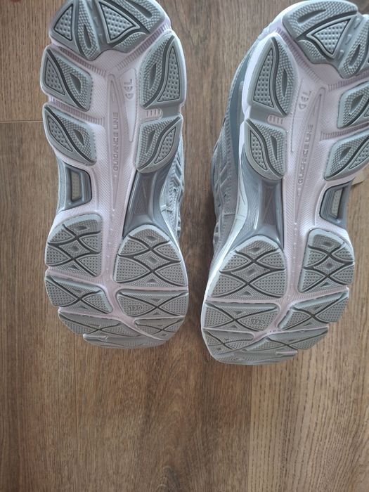 Adidași Asics gel nyc mărimea 43.5