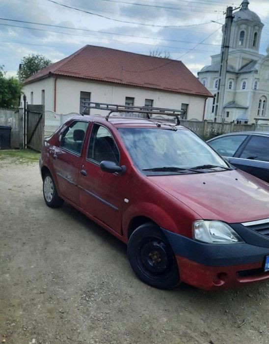 Vând Dacia logan