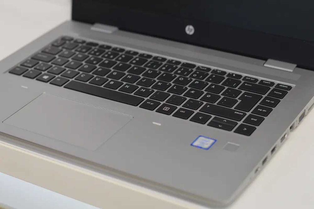 Лаптоп HP ProBook 640 G5 - Intel Core i5-8265U / 8GB DDR4 / 256GB SSD