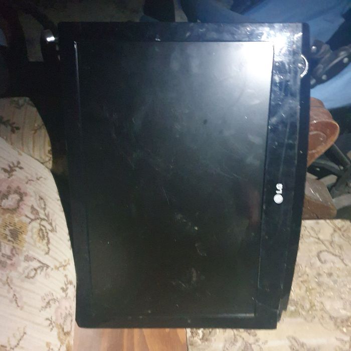 TV Televizor Smart QLED si LED Samsung de 127cm, de 107cm si LG 66cm