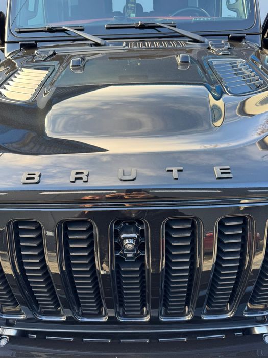 Jeep brute richmond unicat in Romania accept unele variante imobiliare