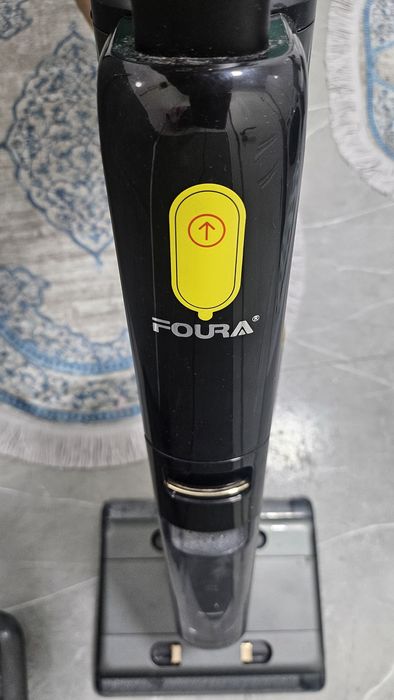 Срочно продам моющиц  пылесос Foura