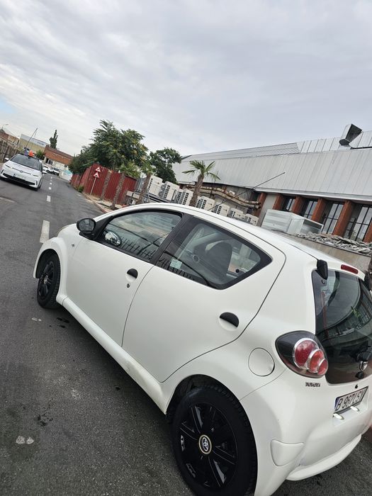 Toyota aygo 2012 facelift /chirie