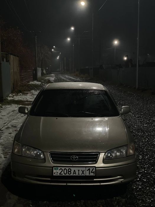 Toyota Camry 20.