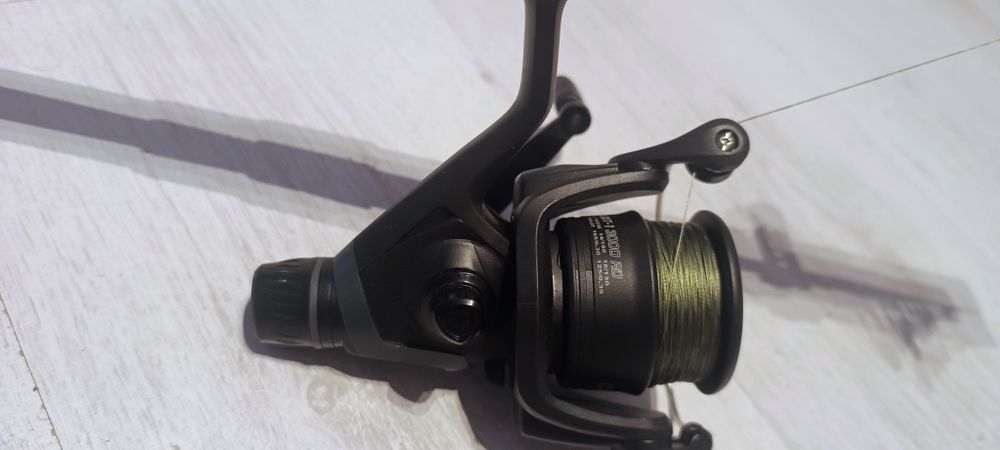 Lansetă cu mulinetă