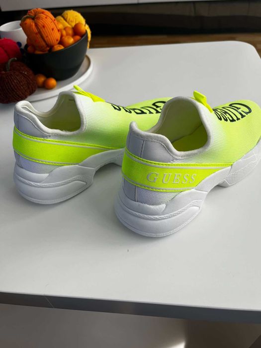 Оригинални маратонки GUESS