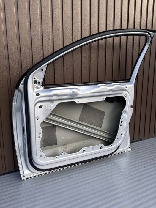 Usa dr fata vw Passat B6 / cod de culoare LA7W / 2006-2010