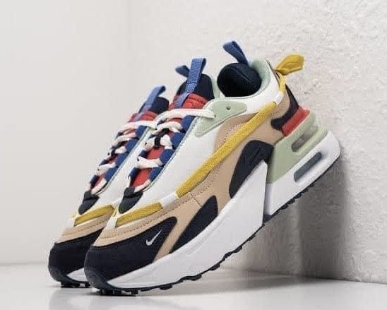 Nike,new balance,balenciaga