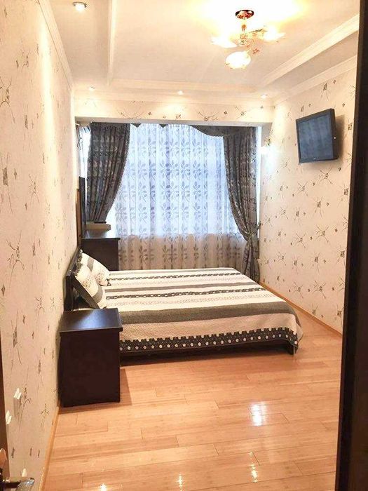 Сдается в аренду 2 комнатная квартира 80 м.кв в Новостройке ул.Айбек