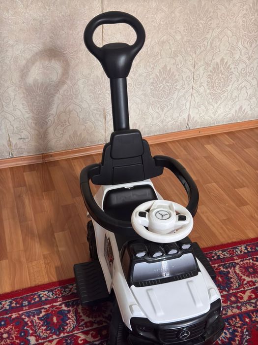 Машина каталка почти новая