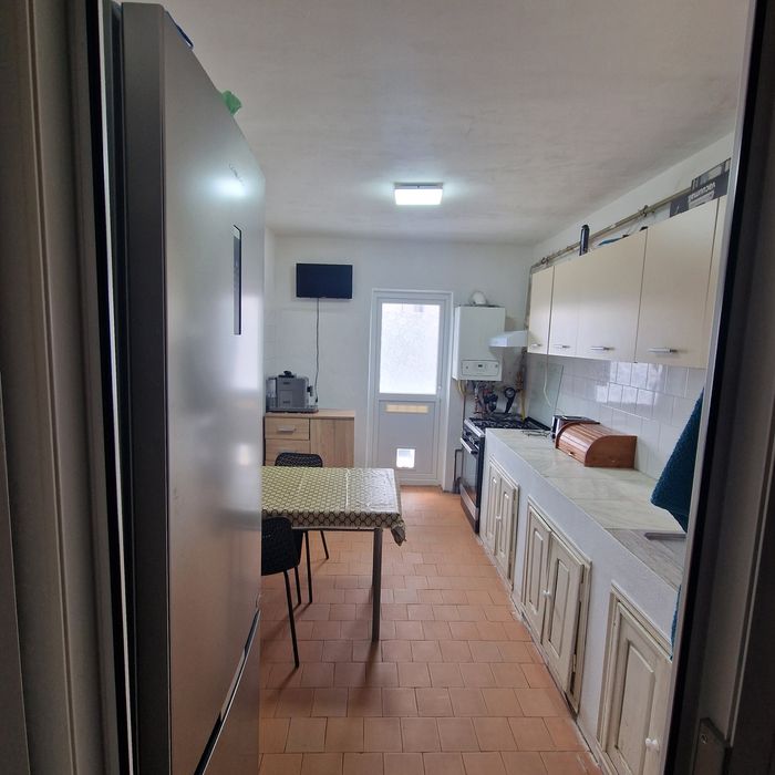 Apartament 3 camere /  centrala / geam la baie -  Zona SUD