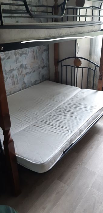 Продам двух ярусную кровать.