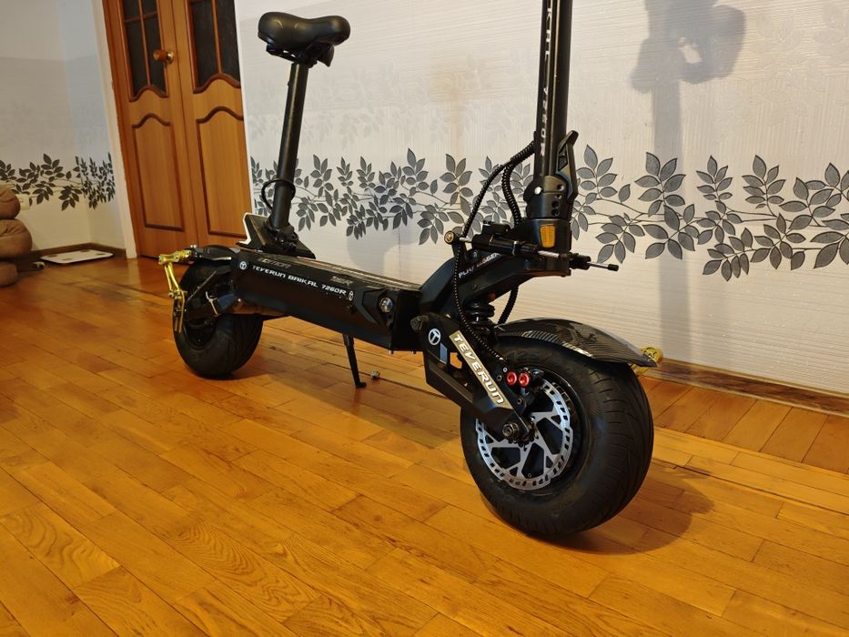 Продам электросамокат Teverun 7260r