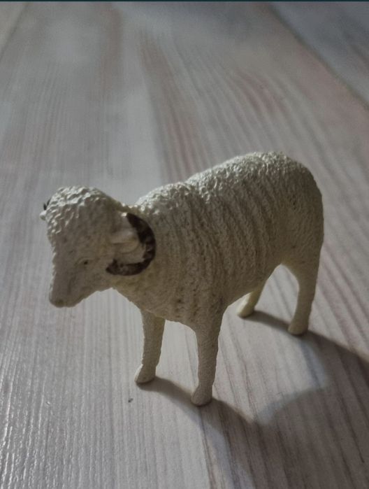 Продам коллекцию животных