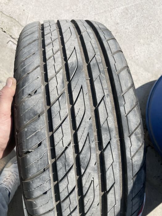 Продам комплек автошин