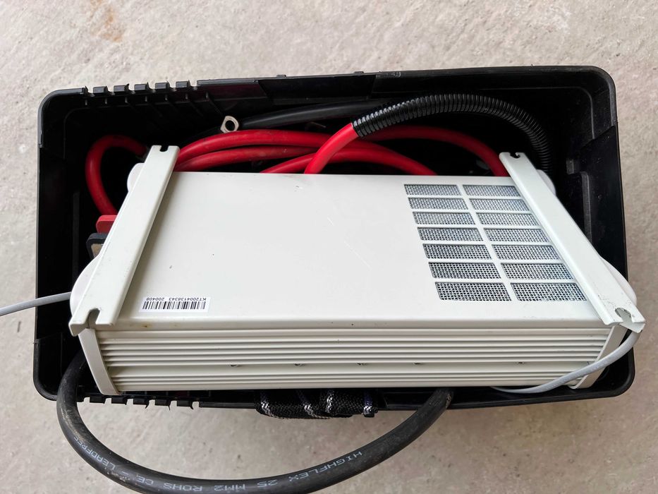 Продавам инвертор 1000W!