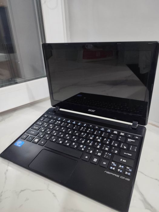 Продам нетбук Acer Aspire One 756-887B8kk