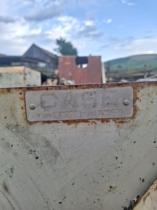 Vând presă de baloti mici