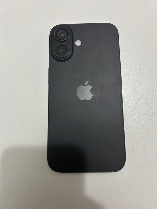 Vând IPhone 16,negru, 128 GB