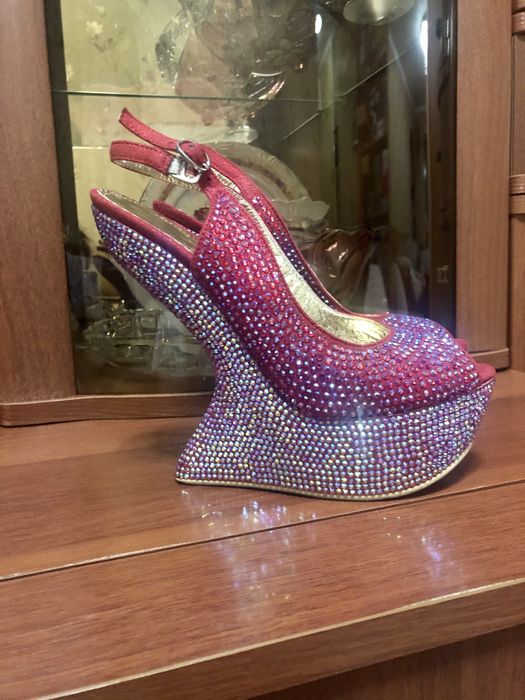 Женская обувь