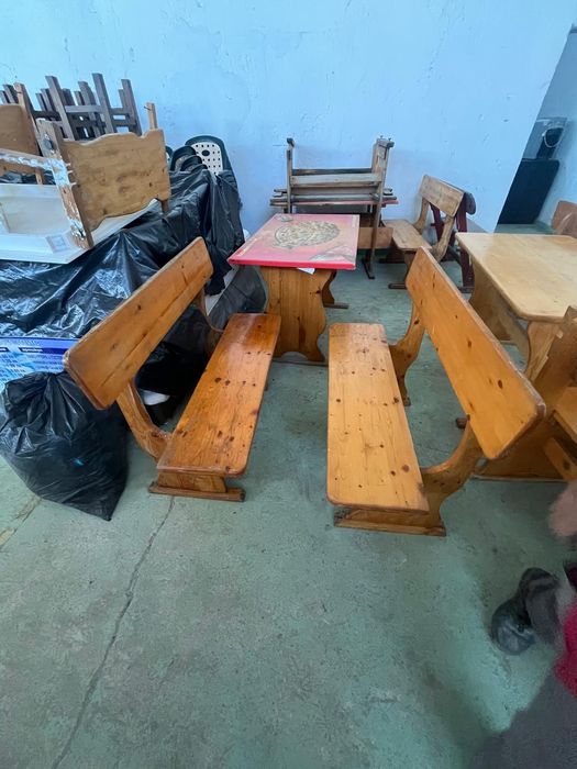 Трапезна маса с 2 бр. Пейки ( комплект)