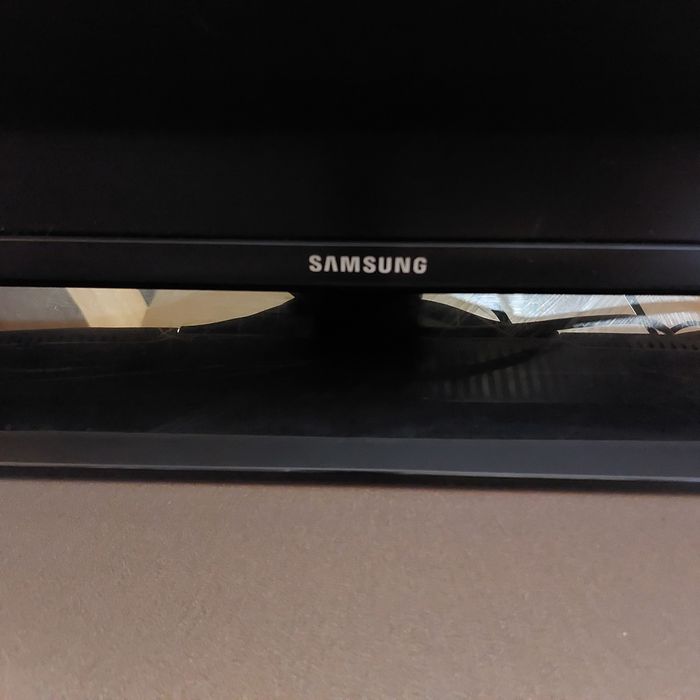 Телевизор Samsung UE32EH4003