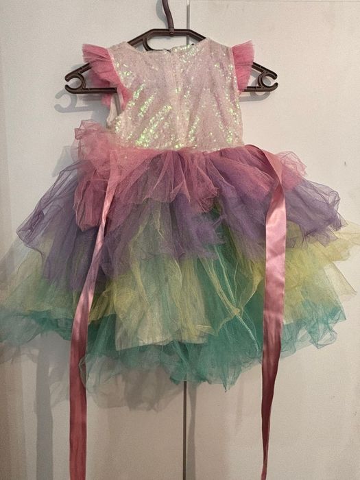 Платья разные по 5000т