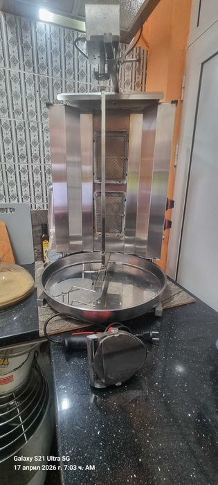 Дюнер машина на ГАЗ с две пити и горен ел.мотор за въртене на шиша