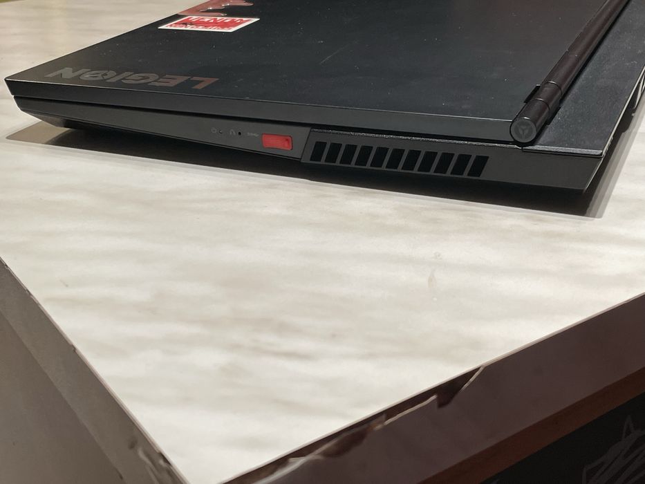 Lenovo Legion 5 15IMH05H