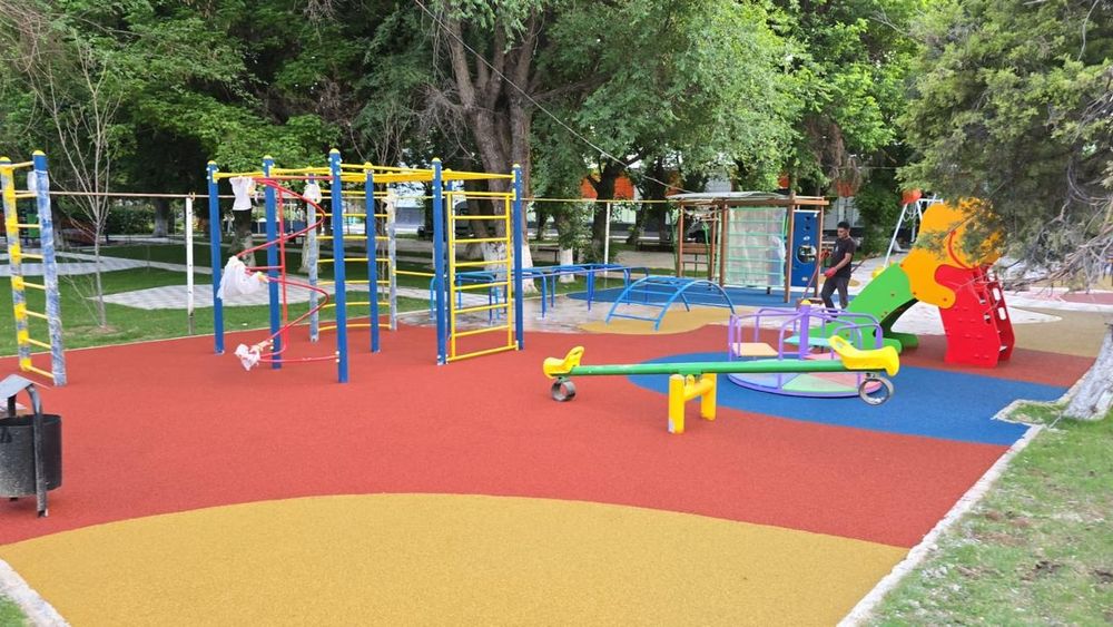 Тартан (Резина,искусственный газон)