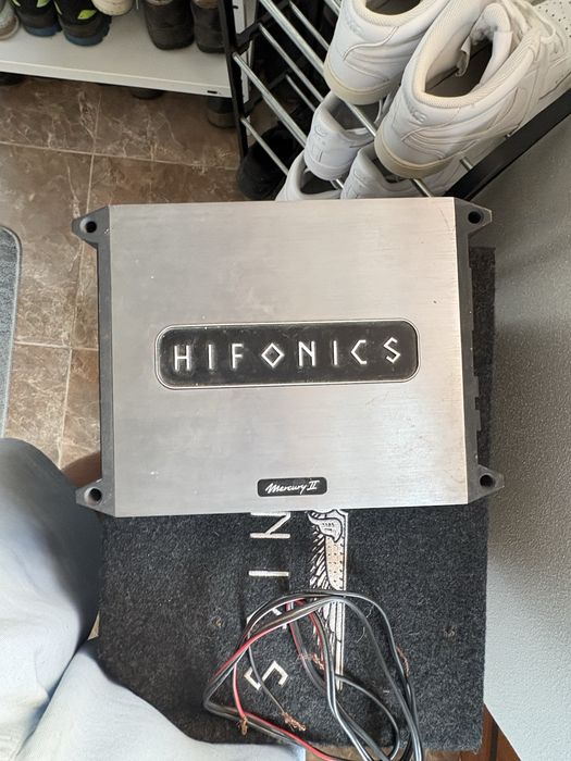 Продавам комплект Hifonics + JBL – усилвател + 2 бас каси