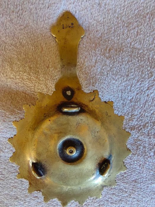 Малък бронзов свещник