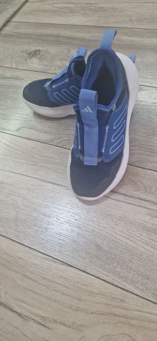 Маратонки Adidas, 33 номер