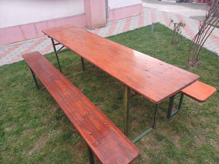 Masă si bănci de grădină