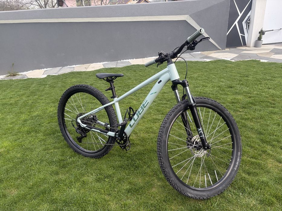 Bicicleta Cube 27,5 inchi