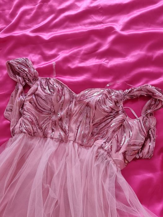 Красива нежна Тюлена рокля розова, пудра