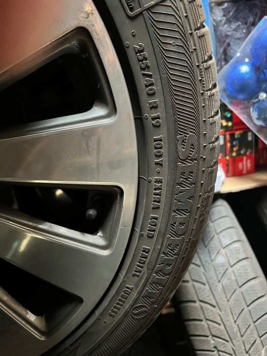 Vând roți și cauciucuri