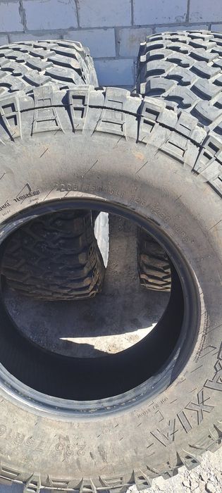 Шины на внедорожник комплект