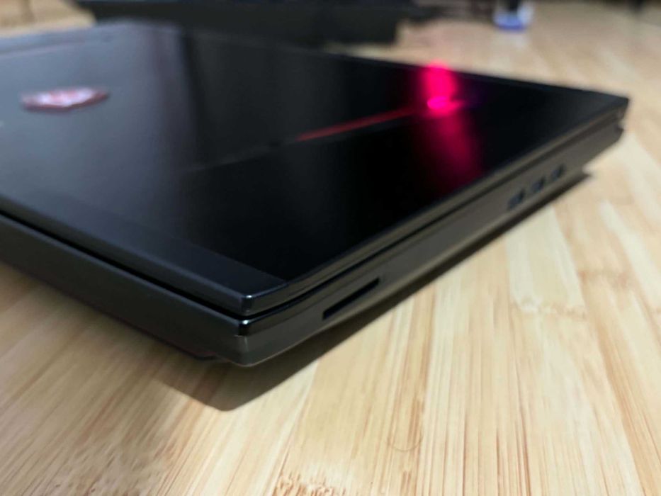 Laptop Msi TITAN GT63 i7 cu GTX 1080 de 8GB si 32 GB RAM