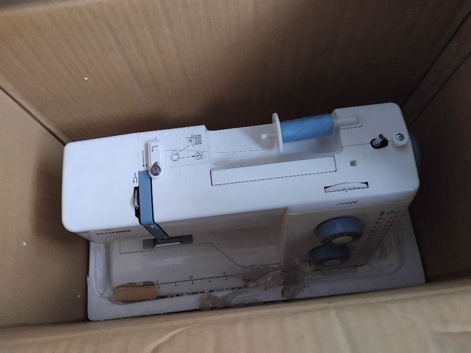 Продам швейную машинку