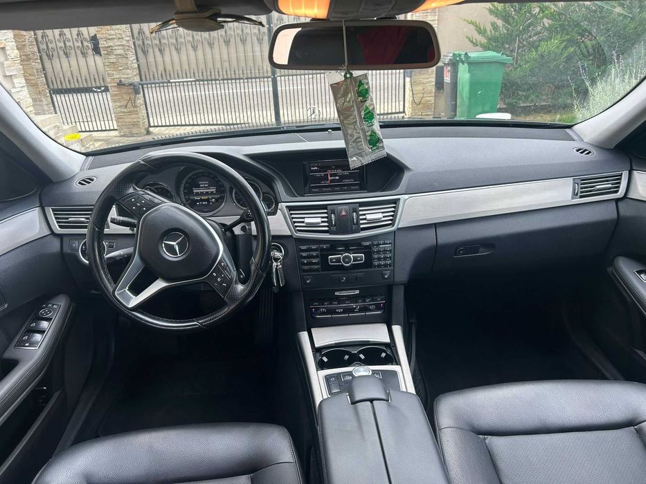 Mercedes Benz E 300 BlueTEC Hybrid