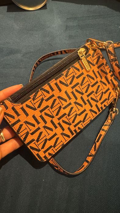 Калъф за телефон, пари и карти