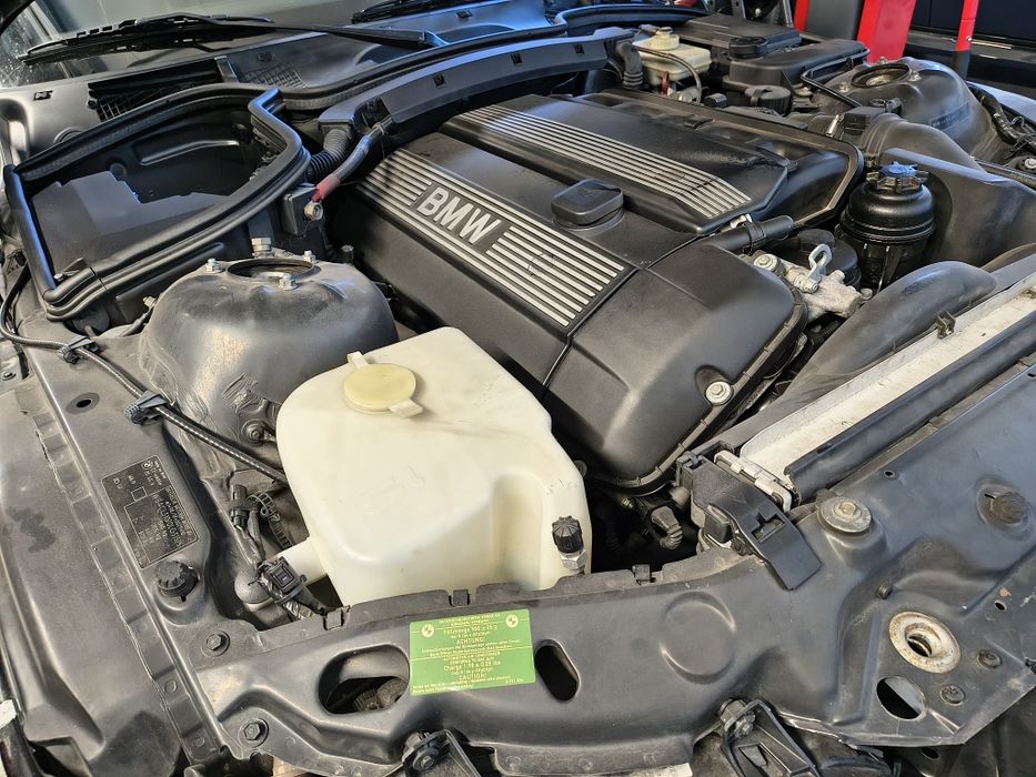 BMW Z3 M paket,6 cilindri.INTRETINUT